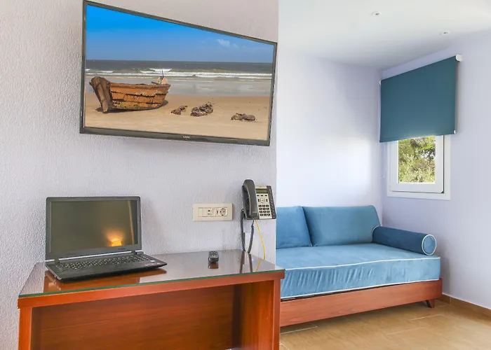 Royal And Aparthotel